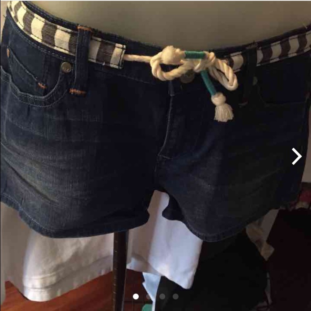 New Roxy jean shorts! Sz 3/26